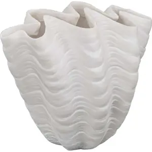 Produkt Bílá váza z polyresinu (výška 22 cm) Shell – Mette Ditmer Denmark