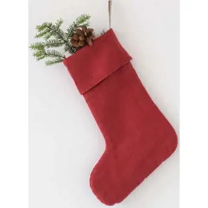 Produkt Červená vánoční lněná závěsná dekorace Linen Tales Christmas Stocking