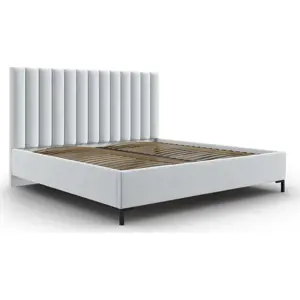 Světle šedá čalouněná dvoulůžková postel s úložným prostorem s roštem 200x200 cm Casey – Mazzini Beds