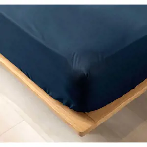 Produkt Tmavě modré napínací prostěradlo z Bio bavlny 140x190 cm Biolina – douceur d'intérieur